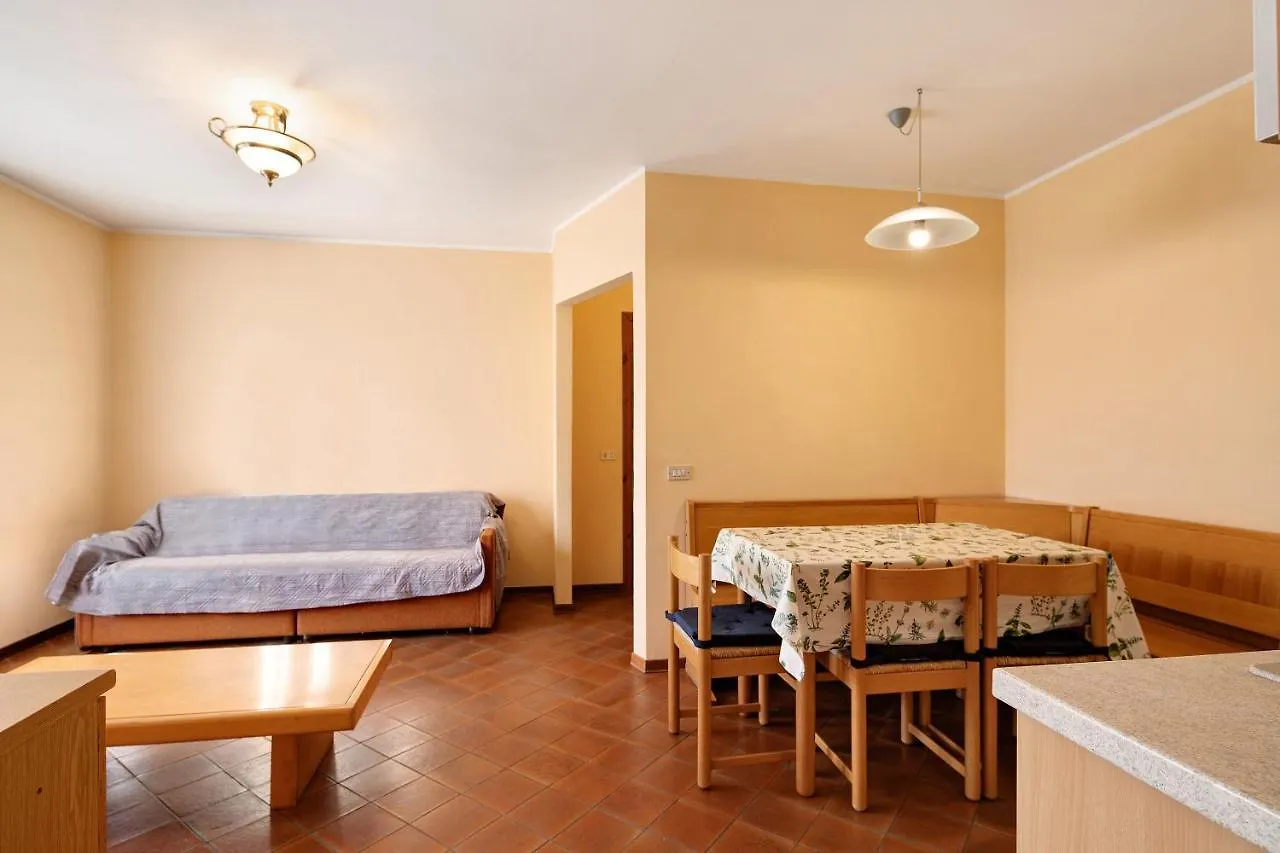 Chalet Meridiana Appartamento 8 Λιβίνιο 0*,